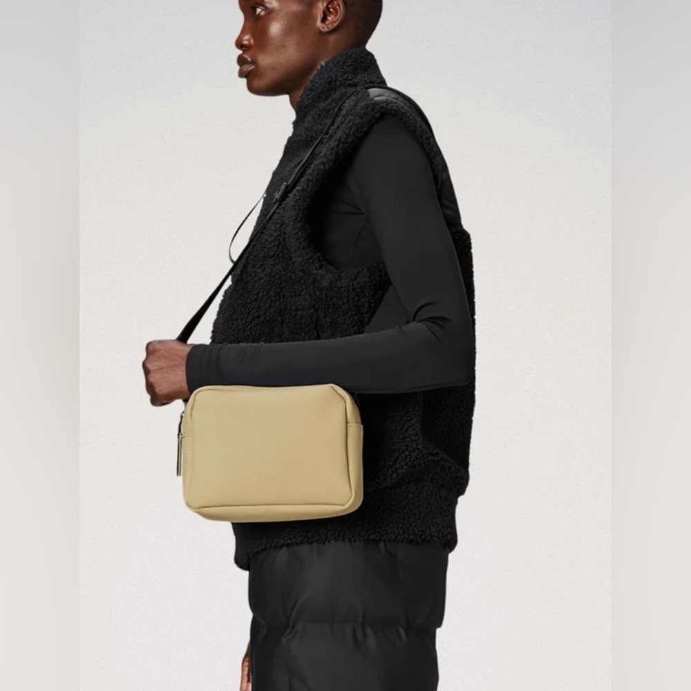 NWT Rains Box Bag Should Crossbody Bag Waterproof Sand Color - Picture 6 of 16